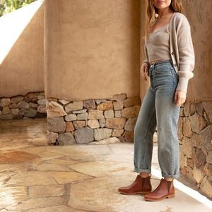 Nisolo Everyday Chelsea Boots in Brandy